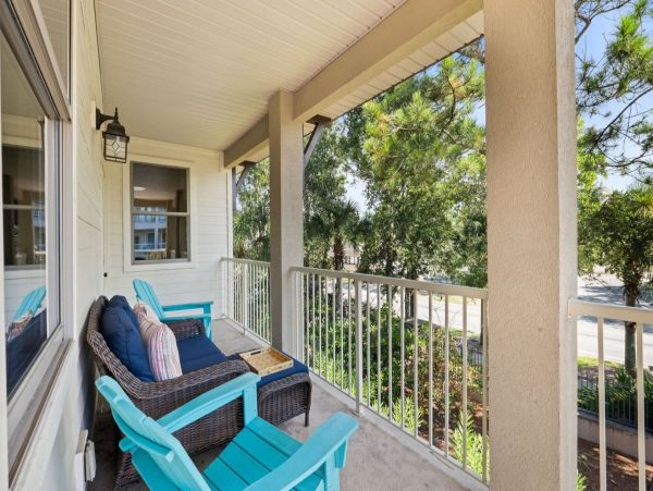 Luxury Beach Retreat in Crystal Beach - 3 King Suites & Lagoon Pool