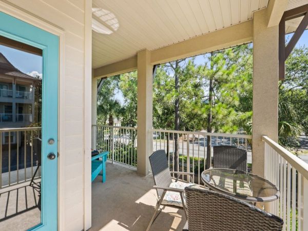 Luxury Beach Retreat in Crystal Beach - 3 King Suites & Lagoon Pool
