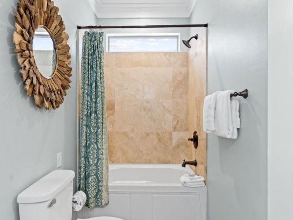Luxury Beach Retreat in Crystal Beach - 3 King Suites & Lagoon Pool