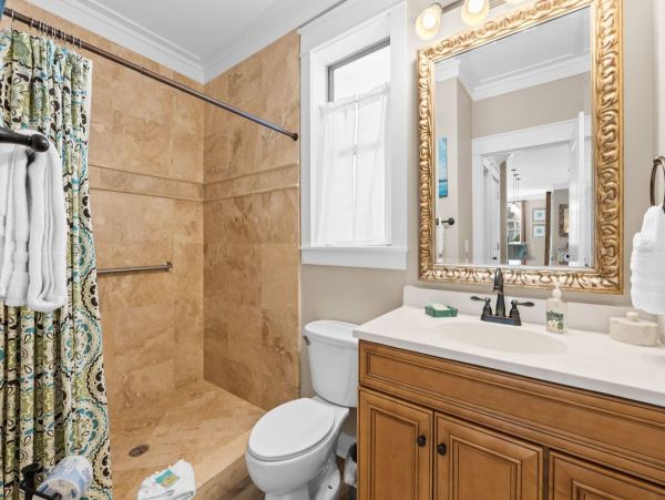 Luxury Beach Retreat in Crystal Beach - 3 King Suites & Lagoon Pool