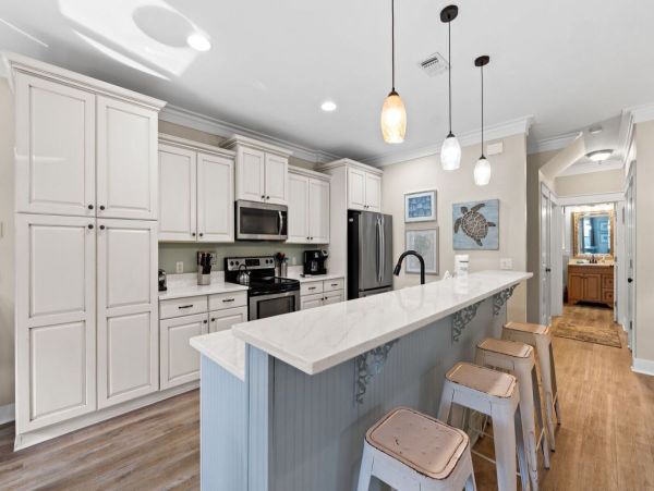Luxury Beach Retreat in Crystal Beach - 3 King Suites & Lagoon Pool