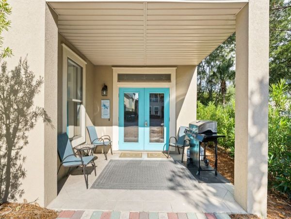 Luxury Beach Retreat in Crystal Beach - 3 King Suites & Lagoon Pool