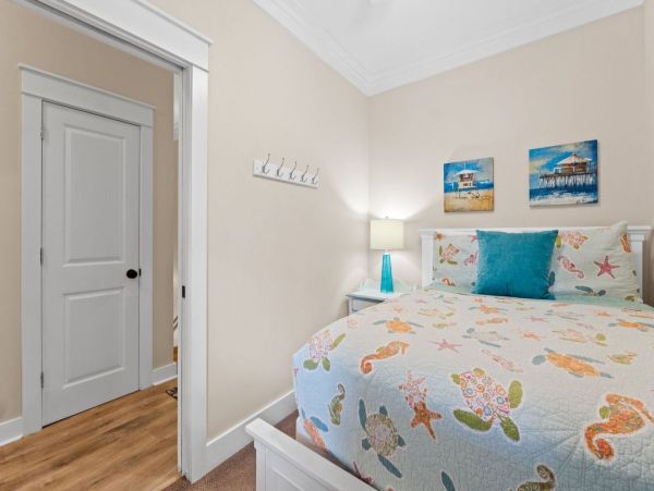 Luxury Beach Retreat in Crystal Beach - 3 King Suites & Lagoon Pool