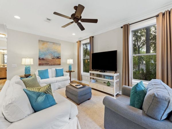 Luxury Beach Retreat in Crystal Beach - 3 King Suites & Lagoon Pool