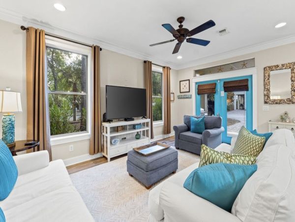 Luxury Beach Retreat in Crystal Beach - 3 King Suites & Lagoon Pool