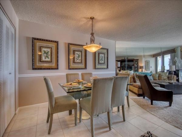 Marco Island Pool Condo Sleeps Six Guests