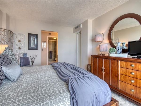 Marco Island Pool Condo Sleeps Six Guests