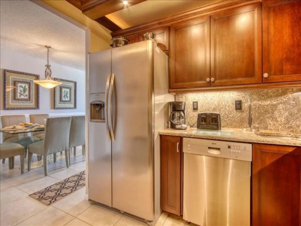 Marco Island Pool Condo Sleeps Six Guests