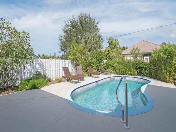Naples Luxury Vacation Rental 3 Bedrooms Sleeps Six Guests