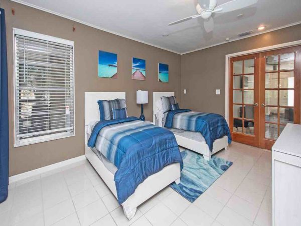 Naples Luxury Vacation Rental 3 Bedrooms Sleeps Six Guests