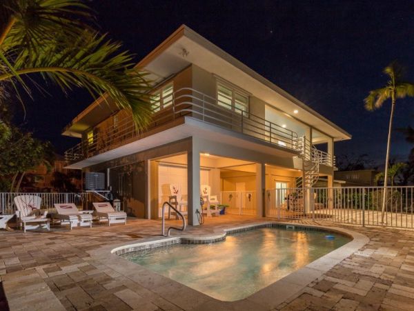 Canal Front 4 Bedroom Vacation Home in Marathon