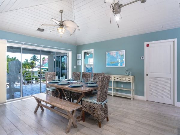 Canal Front 4 Bedroom Vacation Home in Marathon