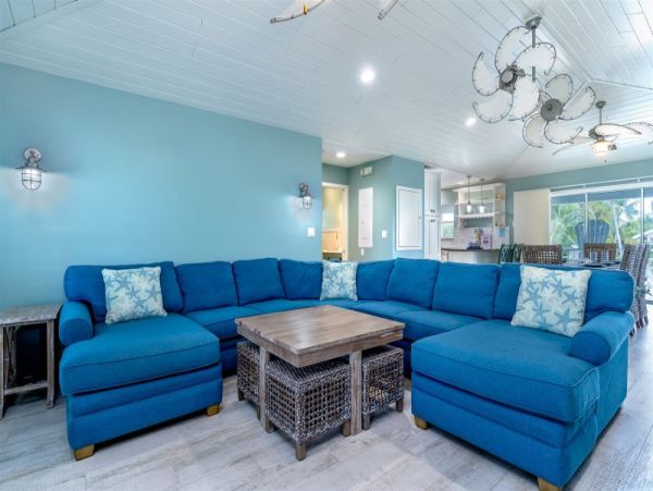 Canal Front 4 Bedroom Vacation Home in Marathon