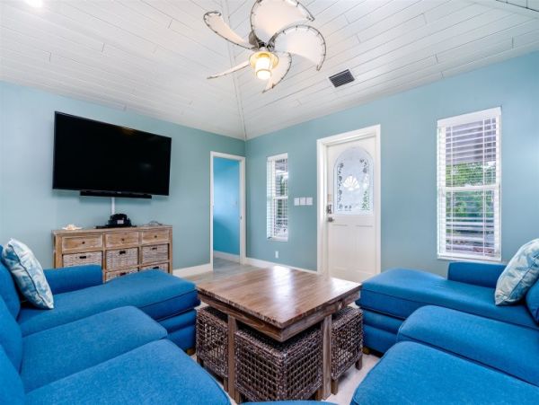 Canal Front 4 Bedroom Vacation Home in Marathon