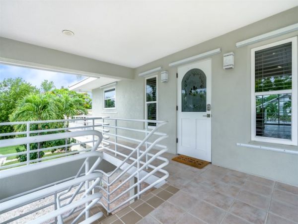 Canal Front 4 Bedroom Vacation Home in Marathon
