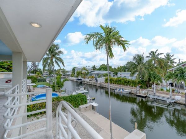 Canal Front 4 Bedroom Vacation Home in Marathon