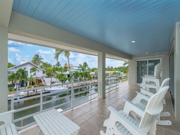Canal Front 4 Bedroom Vacation Home in Marathon