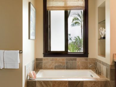 Ocean & Golf Course View Luxury Three Bedroom Home in Waimea
