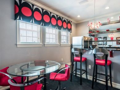 Fantastic Vacation Villa Main and Guest House  Sleeps 16