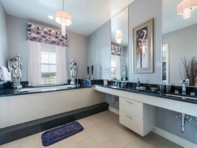 Fantastic Vacation Villa Main and Guest House  Sleeps 16