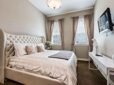 Fantastic Vacation Villa Main and Guest House  Sleeps 16