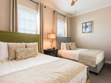 Fantastic Vacation Villa Main and Guest House  Sleeps 16