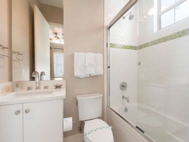 Fantastic Vacation Villa Main and Guest House  Sleeps 16