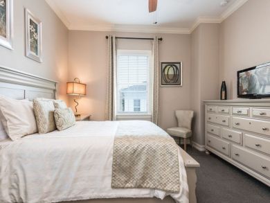 Fantastic Vacation Villa Main and Guest House  Sleeps 16