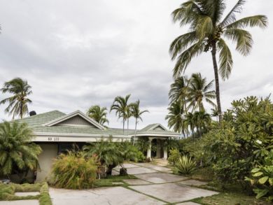 Golf Course Views Three Bedroom Vacation Home on Big Island