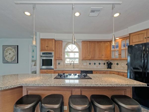 Marathon Vacation Home 5 Bedroom Sleeps Twelve Guests