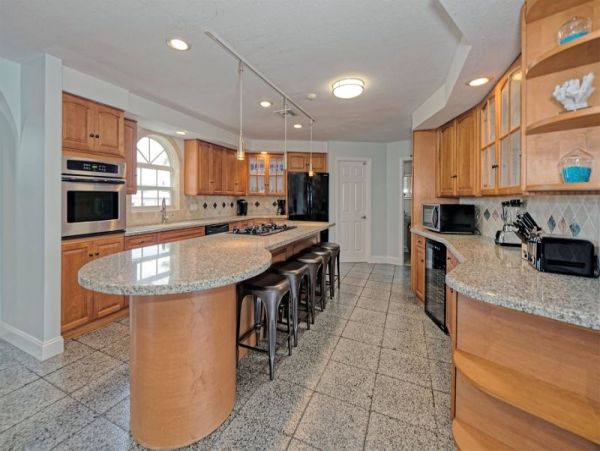 Marathon Vacation Home 5 Bedroom Sleeps Twelve Guests