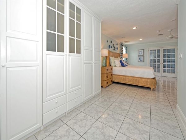 Marathon Vacation Home 5 Bedroom Sleeps Twelve Guests