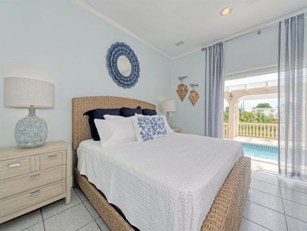 Marathon Vacation Home 5 Bedroom Sleeps Twelve Guests