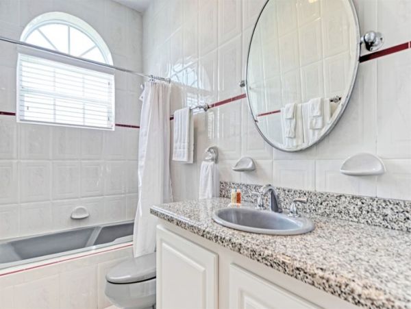 Marathon Vacation Home 5 Bedroom Sleeps Twelve Guests