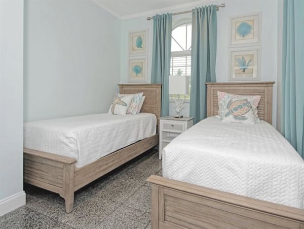 Marathon Vacation Home 5 Bedroom Sleeps Twelve Guests