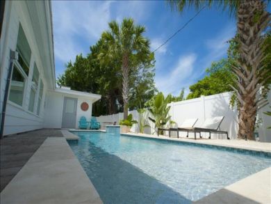 Great Vacation Home with Pool on Anna Maria Island 3 Bedroom