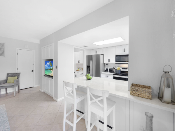 Three Bedroom Marco Island Vacation Home with Caged Pool