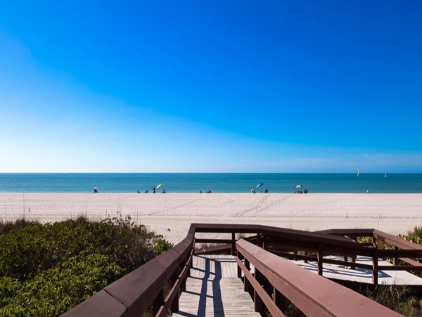 Luxury 2 Bedroom Vacation Condo Sleeps 5 Guests Oceanfront