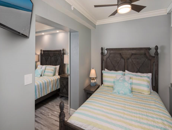 Luxury 2 Bedroom Vacation Condo Sleeps 5 Guests Oceanfront