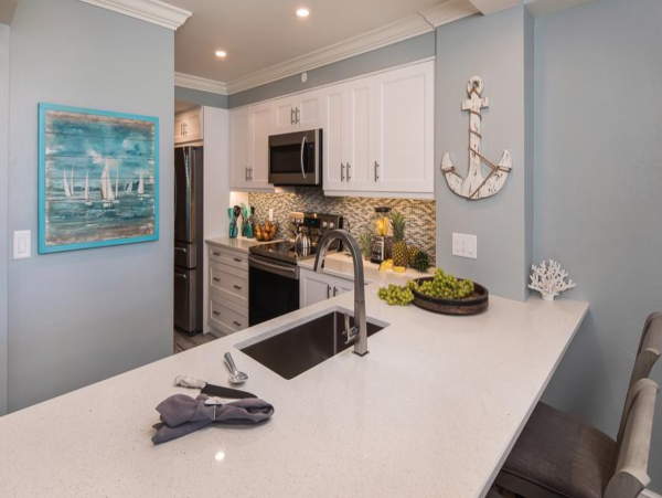 Luxury 2 Bedroom Vacation Condo Sleeps 5 Guests Oceanfront