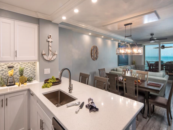 Luxury 2 Bedroom Vacation Condo Sleeps 5 Guests Oceanfront