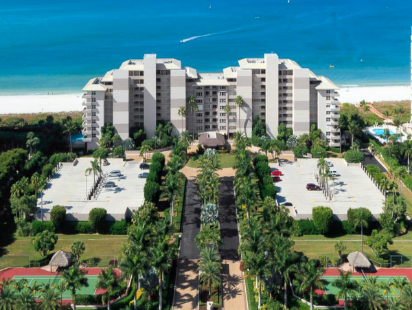 Luxury 2 Bedroom Vacation Condo Sleeps 5 Guests Oceanfront