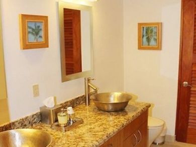 St. John 4 Bedroom Walk to Beach Villa with Amazing Views