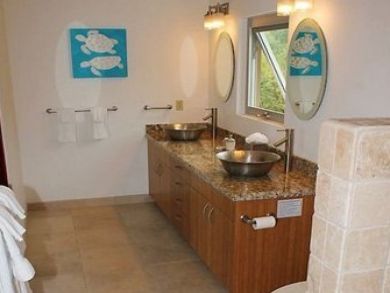 St. John 4 Bedroom Walk to Beach Villa with Amazing Views