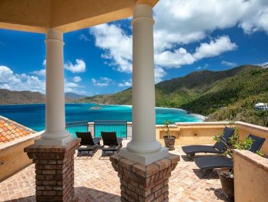 Five Bedrooms Bayfront Vacation Home in St. John