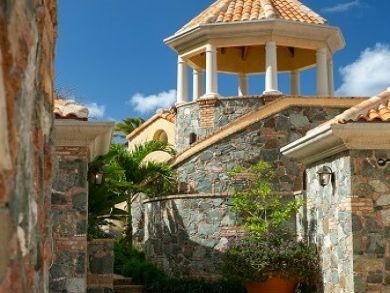 Five Bedrooms Bayfront Vacation Home in St. John
