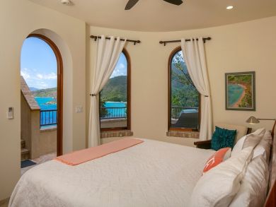 Five Bedrooms Bayfront Vacation Home in St. John
