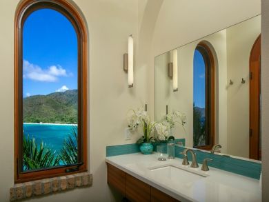 Five Bedrooms Bayfront Vacation Home in St. John