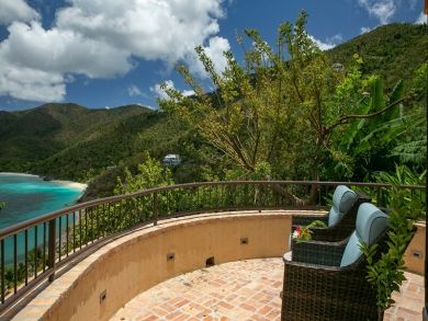 Five Bedrooms Bayfront Vacation Home in St. John
