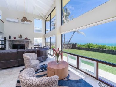 Panoramic View  5 Bedroom Home Beachfront